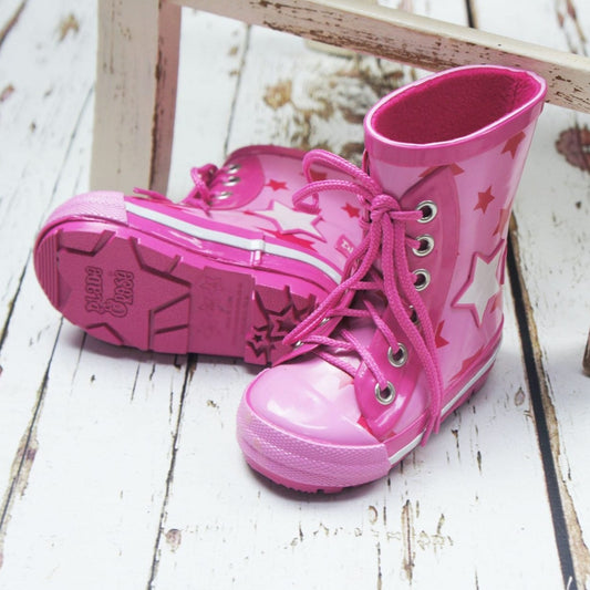 Wellington Boots, Girl Star
